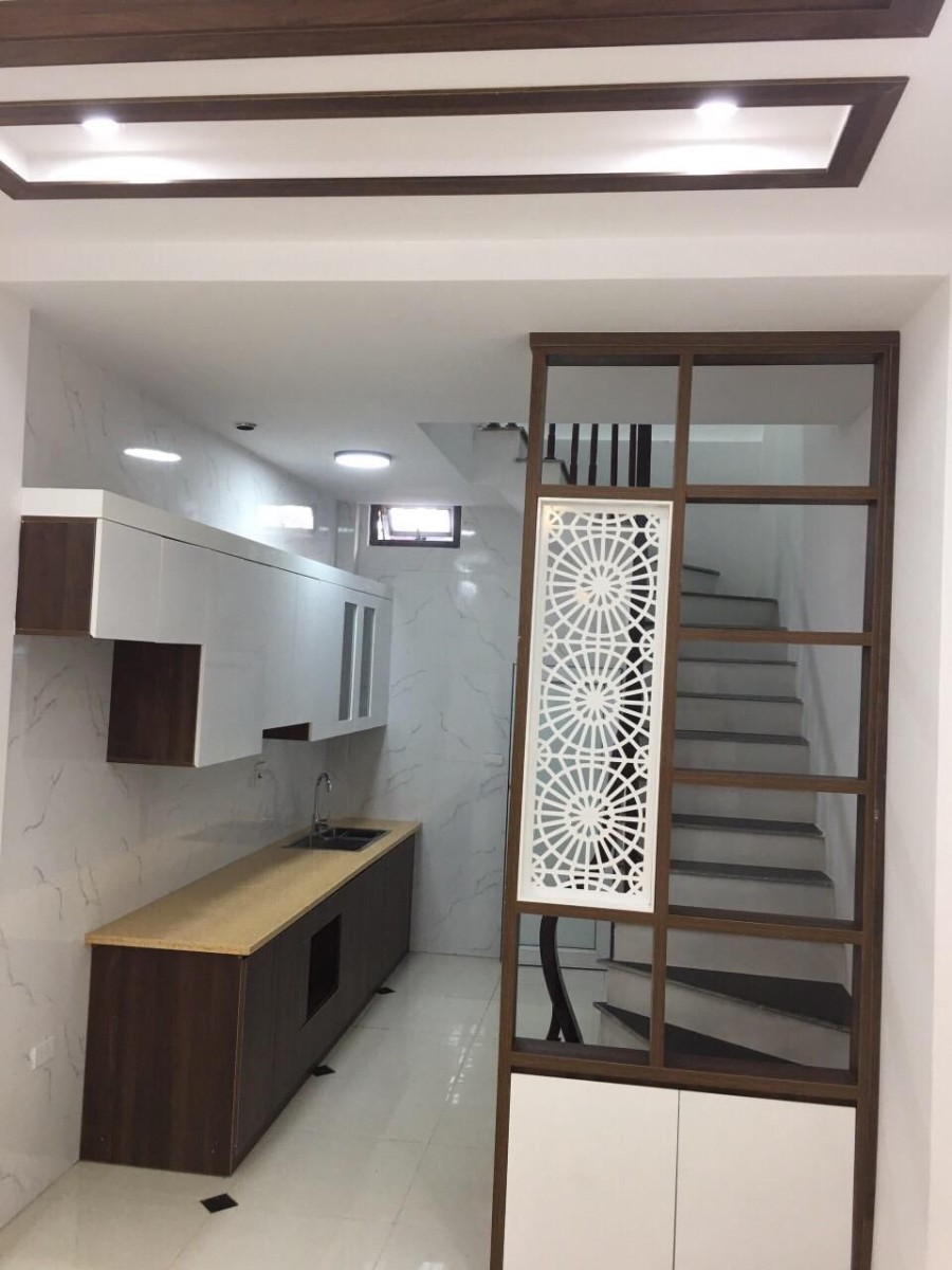 Cần tiền bán nhà Ngọc Trì Long Biên mới xây 30m2 x 5 tầng, giá mềm 2 tỷ 4.