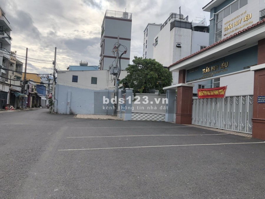 Bán nhà HXH thẳng trục Nguyễn Đình Chiểu, 44m2, 4 lầu, ngay trường cấp 2, 9.6 tỷ.