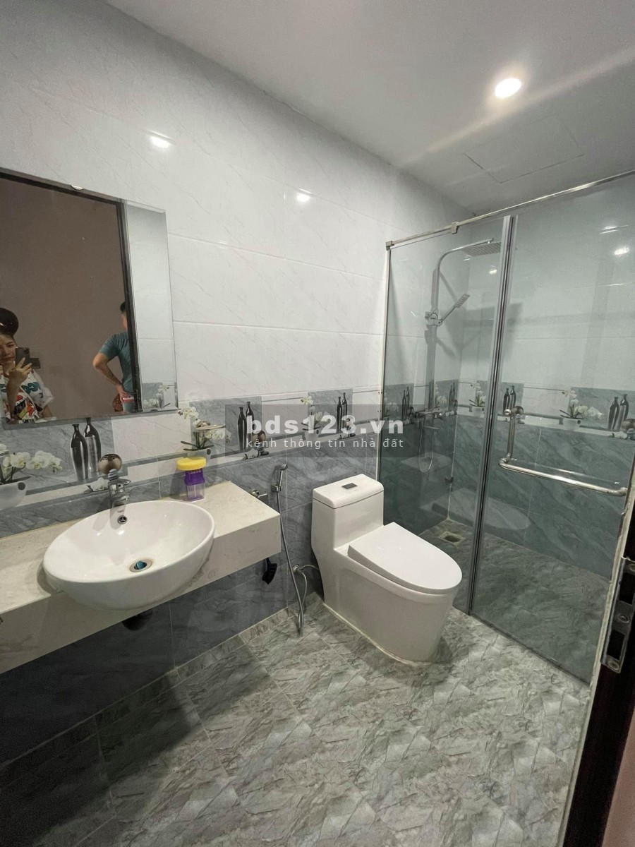 Bán nhà Thạch Bàn, Nhà mới chỉ việc xách va li về ở, 35m2, 2.7 tỷ