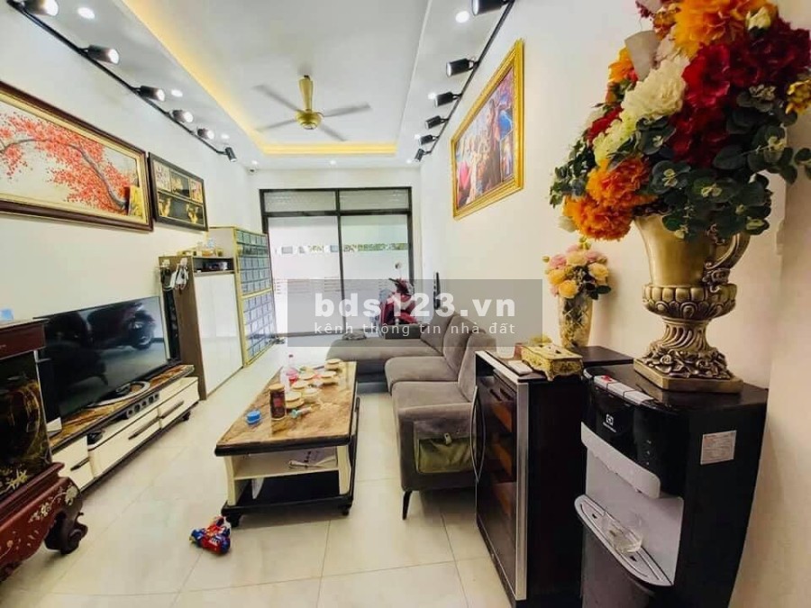 Bán Gấp nhà Nguyễn Hoàng 40m2, 6 tầng MT 4m, thang máy, tặng nội thất xịn, nhỉnh 5 tỷ