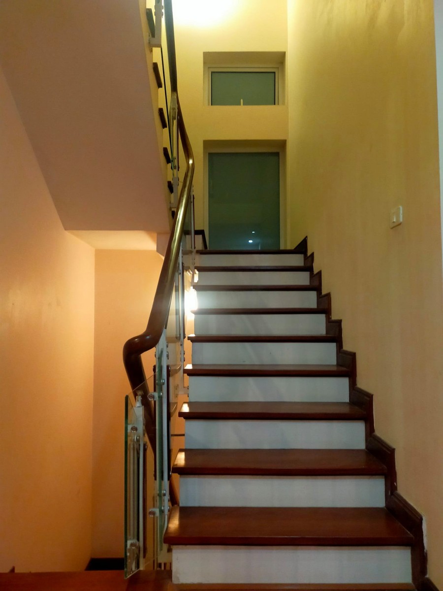 Bán Gấp Nhà Phố Nguyễn Sơn Long Biên diện tích 200m2 3 tầng, mặt tiền 8m Chỉ 10 tỷ