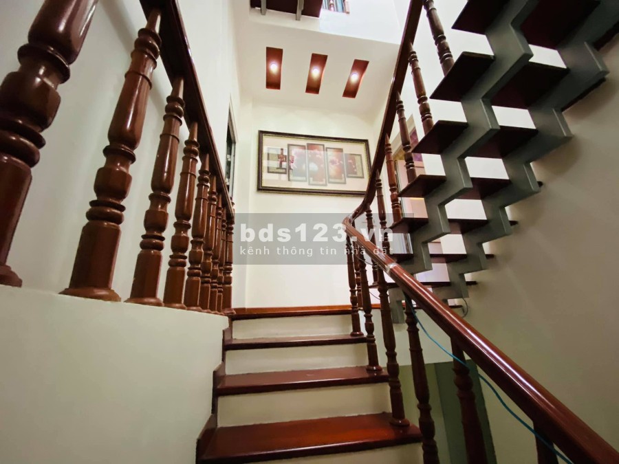 BÁN NHÀ ĐƯỜNG LÁNG- 2 MẶT NGÕ- ĐẸP LONG LANH 45M2,5 TẦNG 5 TỶ HƠN
