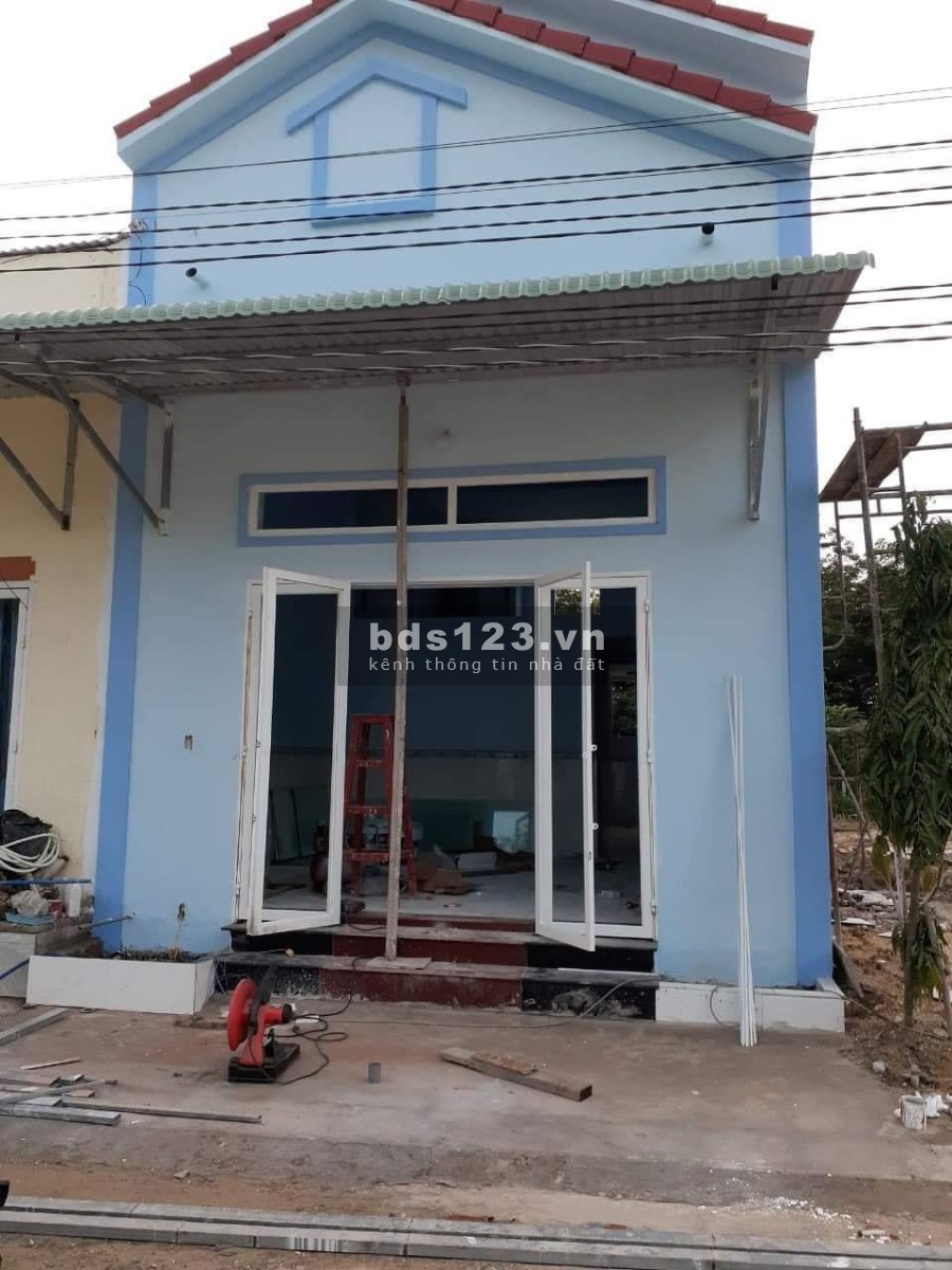 Chị Gái Về Quê Nên Gửi Bán Nhanh Căn Nhà Vừa Mới Xây Xong Ngay TT Chơn Thành Bình Phước chỉ 900tr