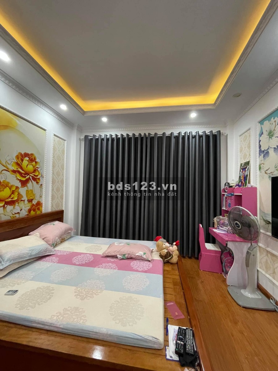 Bán nhà Thạch Bàn, Nhà mới chỉ việc xách va li về ở, 35m2, 2.7 tỷ