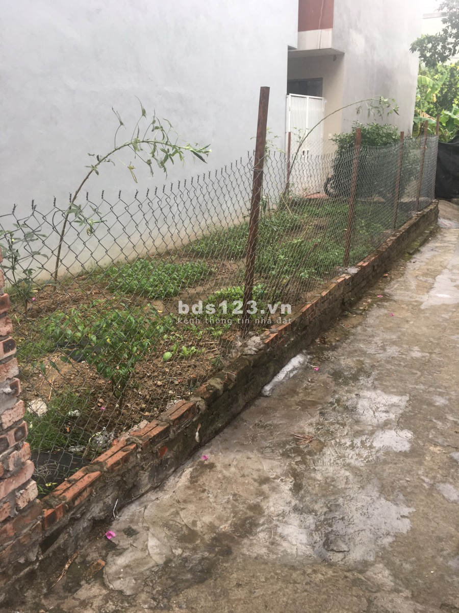 Bán nhà nguyên căn độc hiếm, 3 mặt thoáng ô tô vào nhà giá nhỉnh 2 tỷ, khu dân cư đông