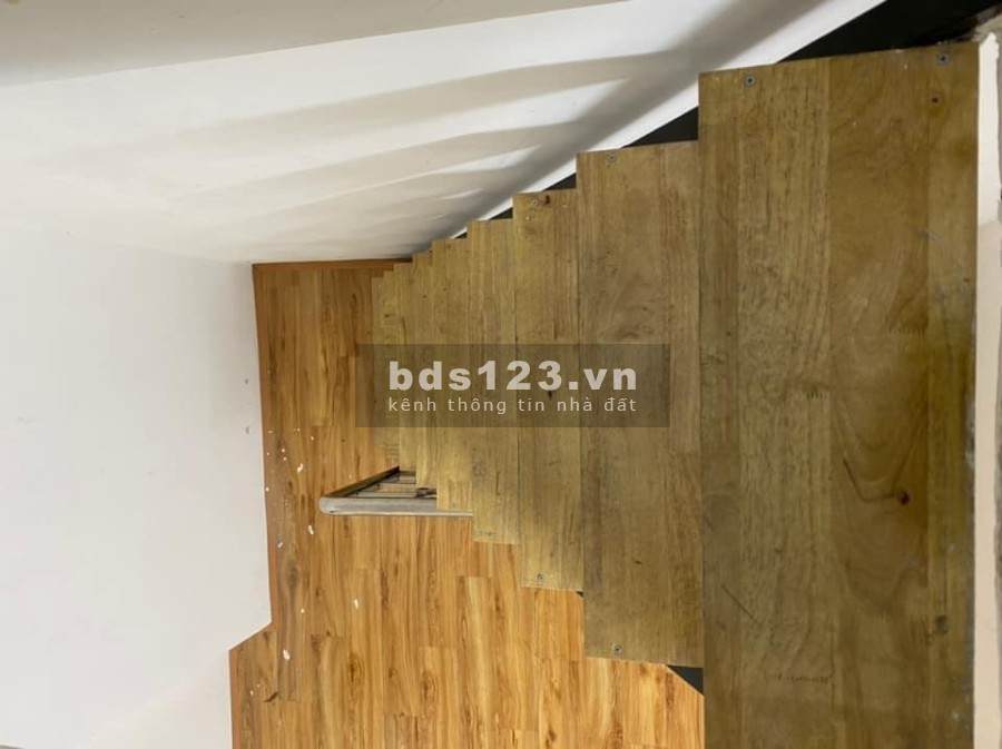 Nhỉnh 4 tỷ nhà mặt ngõ trung tâm Quận Hai Bà Trưng, dtsd 27m2, đúc 3 tầng, tiện ích ngay