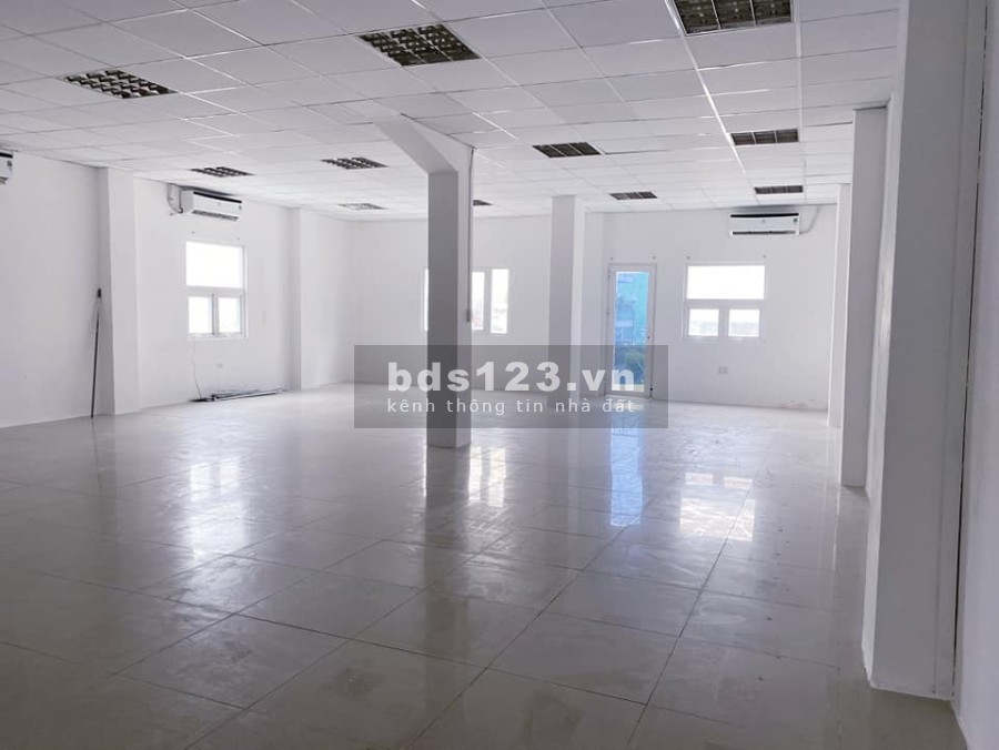 Cho thuê văn phòng sàn 95m2 nhiều cửa sổ thông thoáng đường Võ Văn Tần, Quận 3