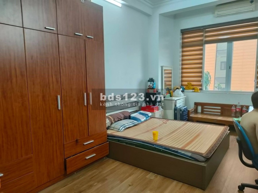 Cần bán gấp nhà mặt phố Trung Liệt - Đống Đa - Lô góc - 6 tầng thang máy.