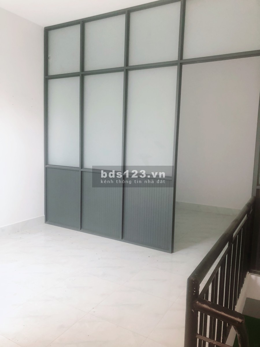 Mình chính chủ - Dt 4x6m2 - Đối diện Gigamall Thủ Đức