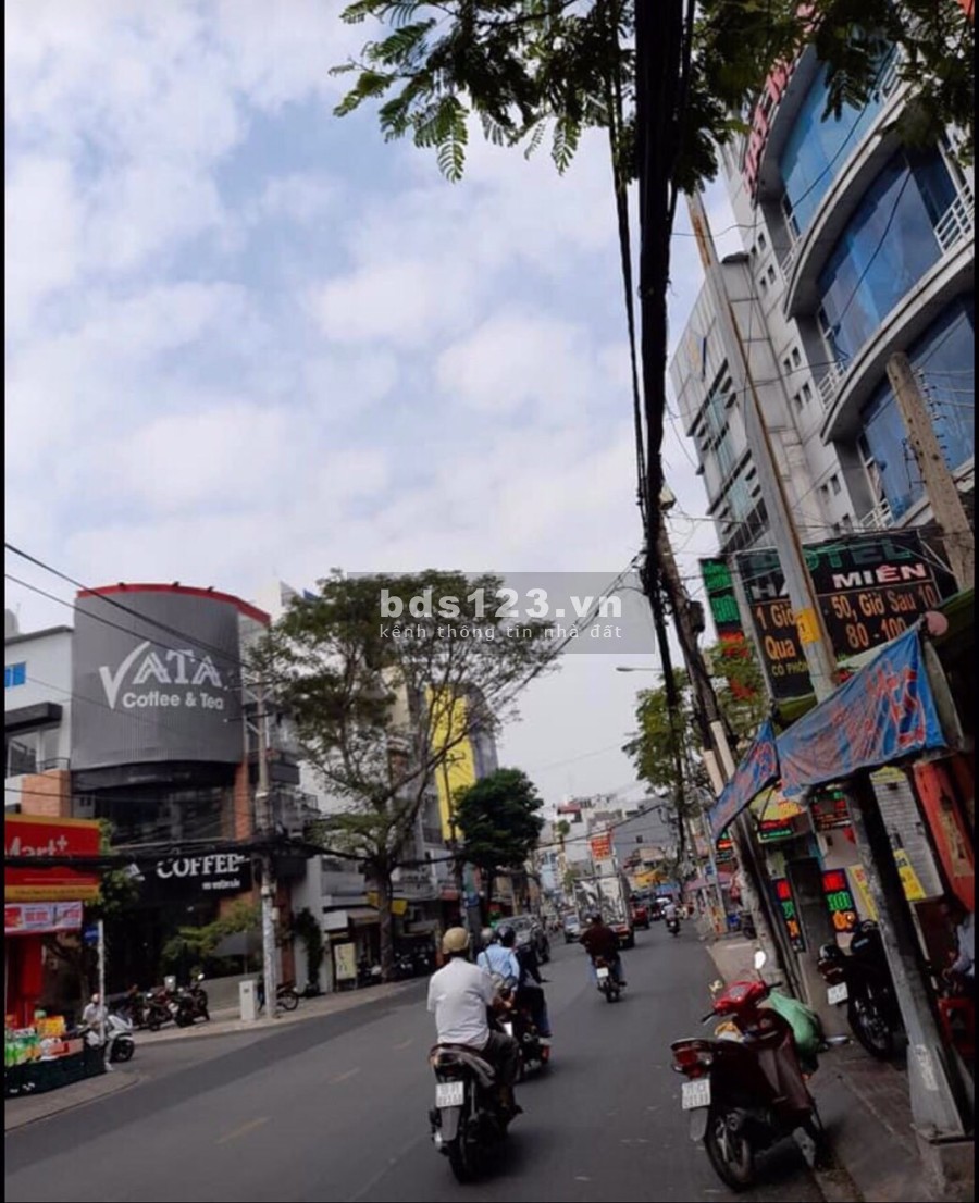 Cho thuê mặt bằng 15A góc Nguyễn Trãi - Phường Bến Thành, Quận1.