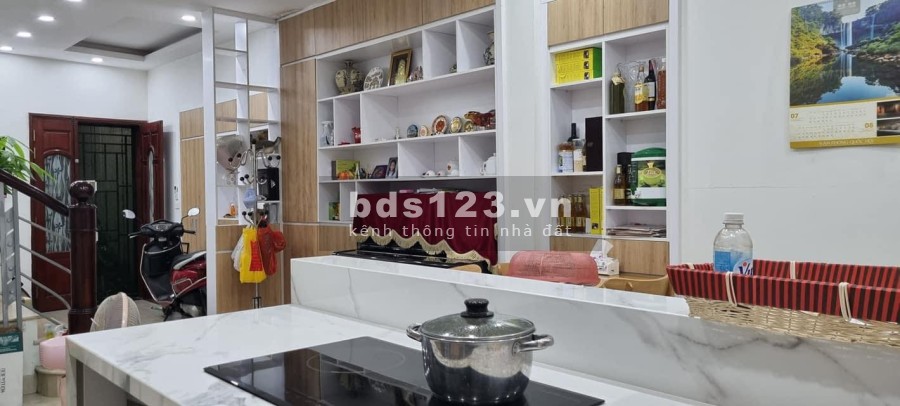 Nhà đẹp 5T full nội thất, 51m2 ngõ 162 Đội Cấn, MT 4.9m, chỉ 7.2 tỷ. LH 0392969999