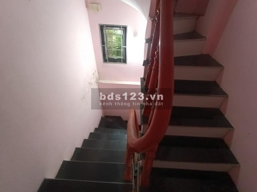 Bán gấp nhà phố Vọng gần phố lô góc 3 mặt thoáng, diện tích sử dụng 28m2, giá 2 tỷ hơn