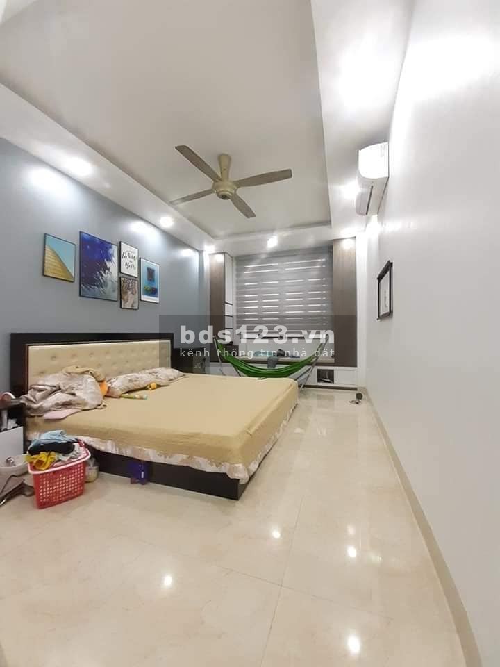 Bán nhà19/5, Hà Đông, 33m*4T, giá chào 3.7 tỷ, nhà mới đẹp, 2 mặt thoáng 10m ra đường ô tô