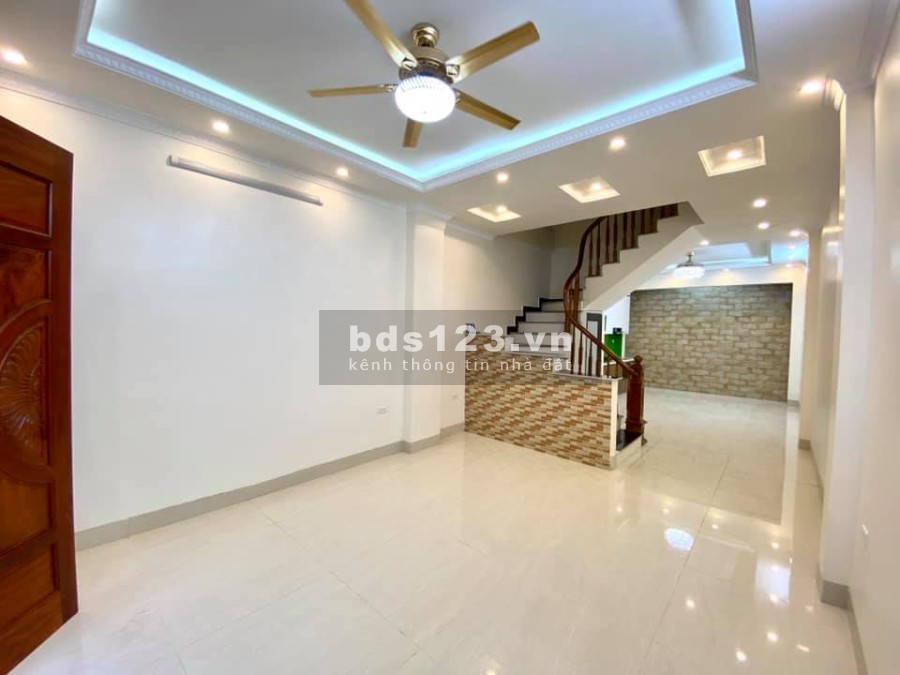 Nhà mới Lâm Du, Bồ Đề, diện tích sử dụng 65m2, mặt tiền 4m, 4 tầng giá bán chỉ 5.8 tỷ