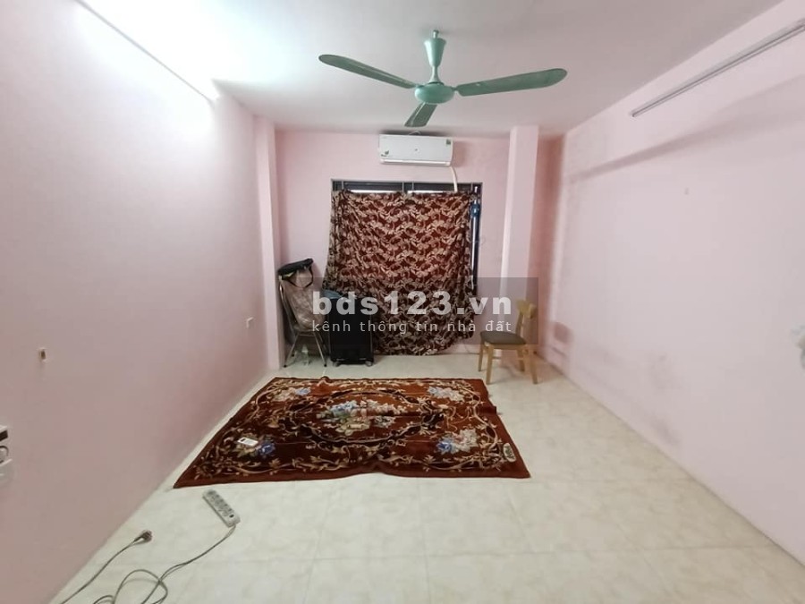 Bán gấp nhà phố Vọng gần phố lô góc 3 mặt thoáng, diện tích sử dụng 28m2, giá 2 tỷ hơn