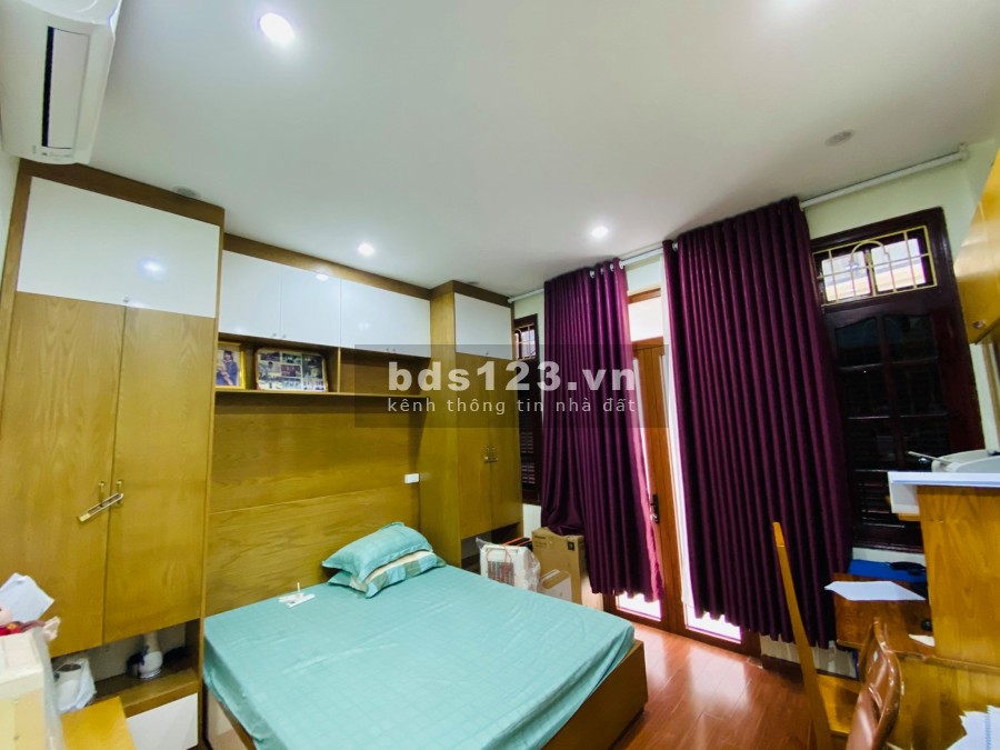 Tôi cần bán nhà 256 Lê Thanh Nghị 40m2 4 tầng nhỉnh 4 tỷ bao sang tên