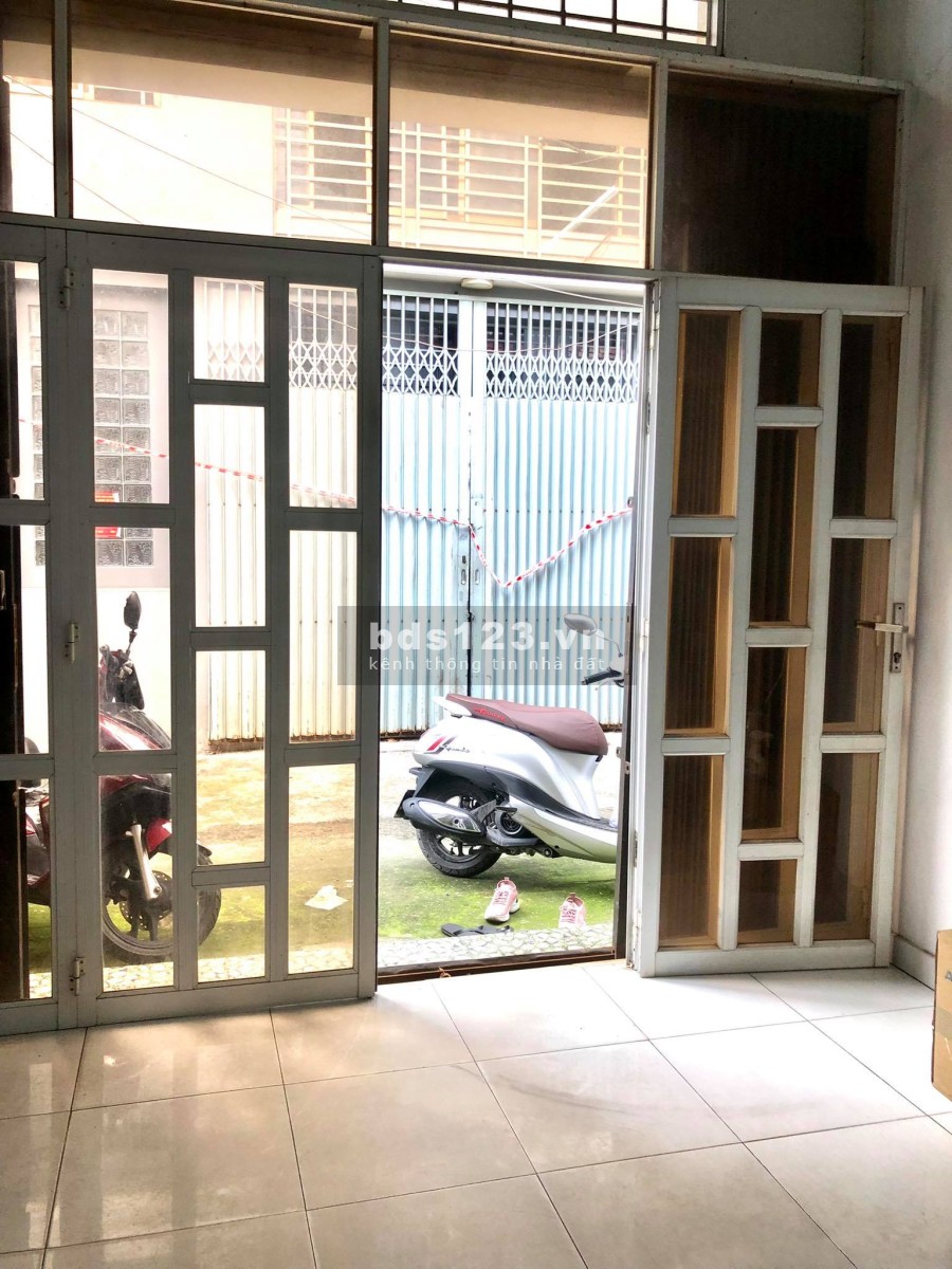 Bán căn nhà Lũy Bán Bích, 1 sẹc, hxh, cạnh mặt tiền,56m, 4.7 tỷ tl