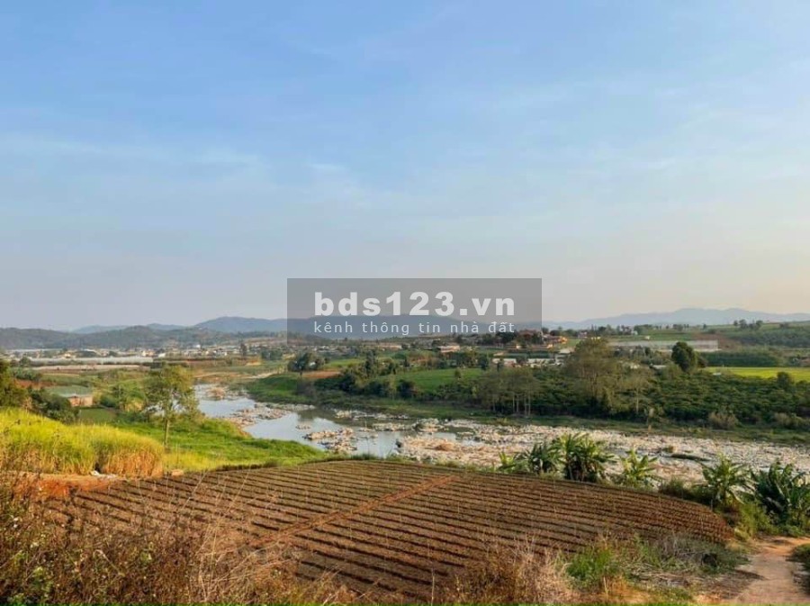 Bán giá mềm đất đẹp, thoải mái sinh hoạt, view sông Đa Nhim, sổ hồng riêng, bàn giao ngay