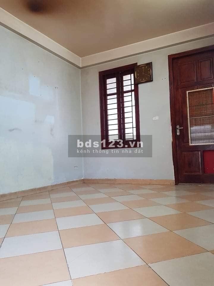CẦU GIẤY . NHỈNH 5 TỶ CÓ NGAY NHÀ Ô TÔ 35M2 X 5 TẦNG KINH DOANH BẤT CHẤP