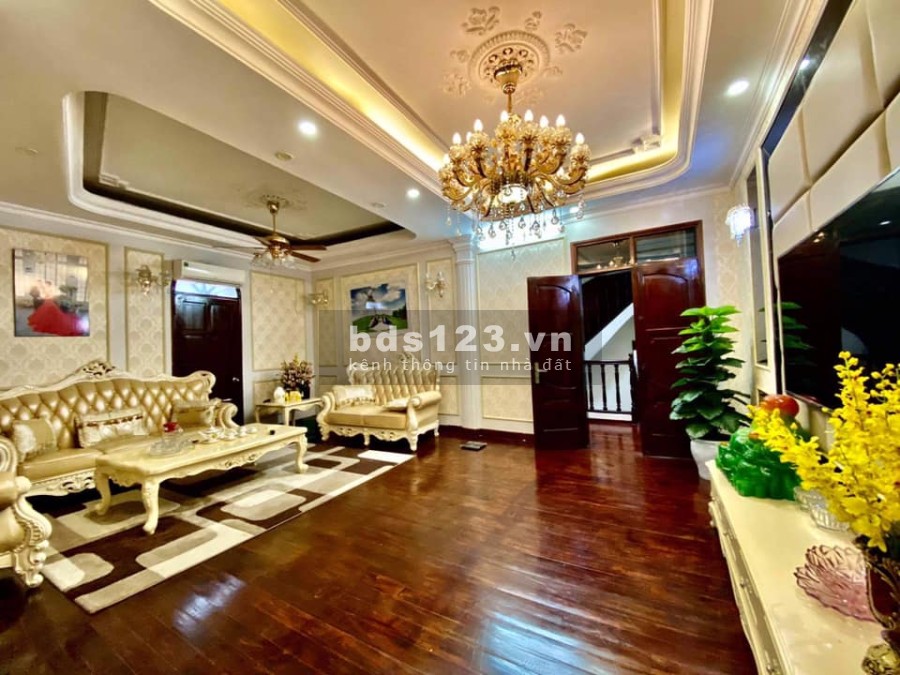 Bán nhà Hoàng Như Tiếp 73m² MT 8m,ngõ ô tô, tặng lại nội thất gỗ sịn giá 7 tỷ