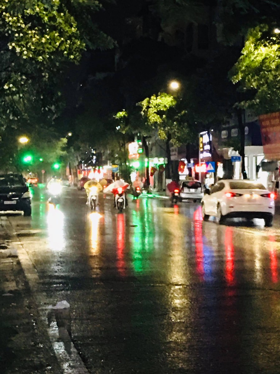 Hiếm, Bán Gấp Nhà MP Lê Thanh Nghị, Hai Bà Trưng, Gara Ô Tô, Kinh Doanh Số 1 TT. Giá 11,5 Tỷ.
