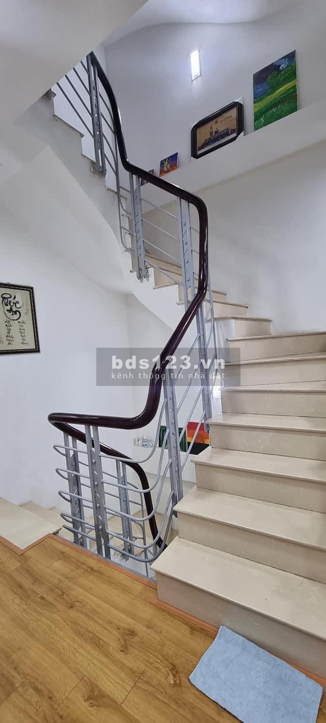 Nhà đẹp 5T full nội thất, 51m2 ngõ 162 Đội Cấn, MT 4.9m, chỉ 7.2 tỷ. LH 0392969999