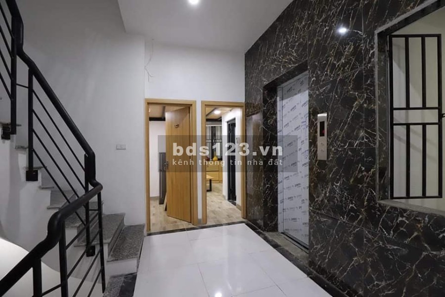 BÁN TÒA 9T DÒNG TIỀN 250TR/ THG ,43 CĂN FULL NT, THANG MÁY, CẦU GIẤY Ô TÔ CON VÀO GARA