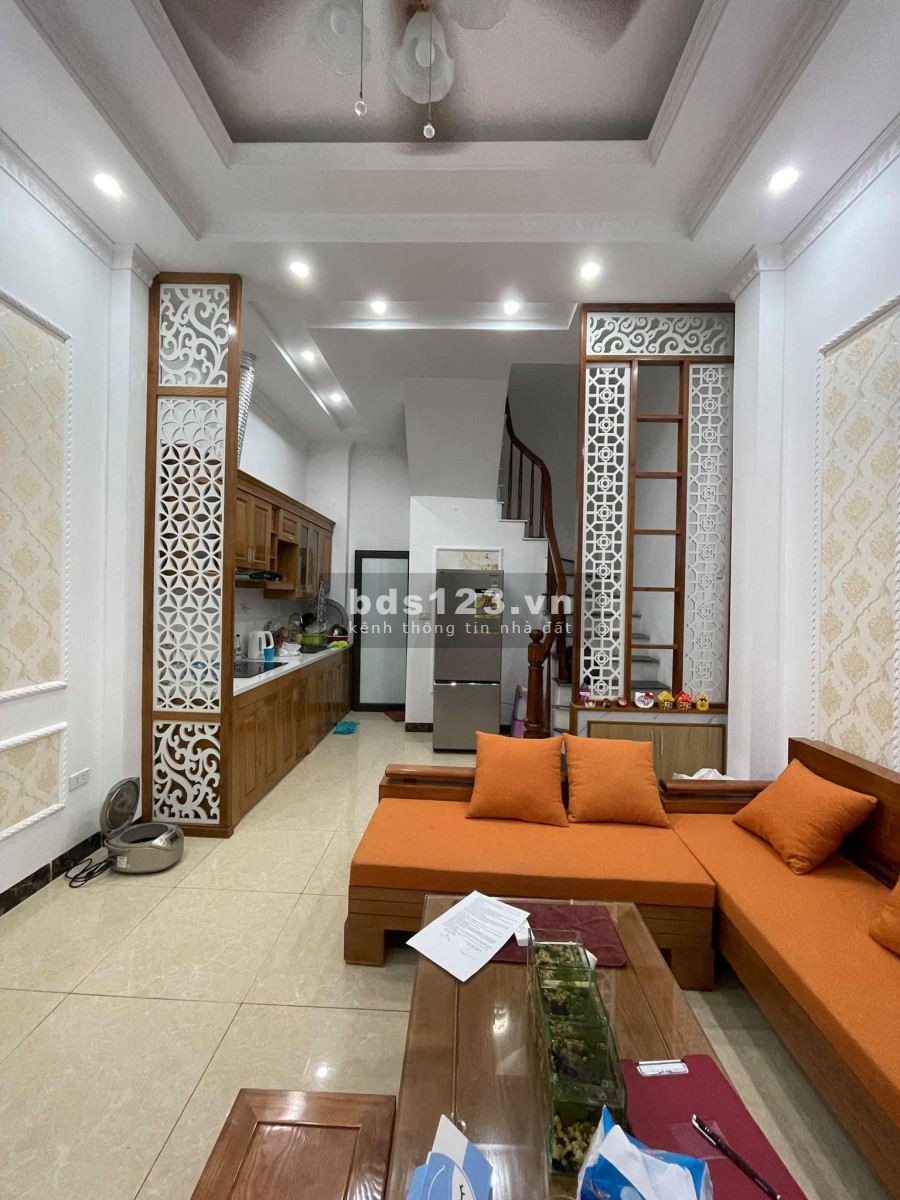 Bán nhà Thạch Bàn, Nhà mới chỉ việc xách va li về ở, 35m2, 2.7 tỷ