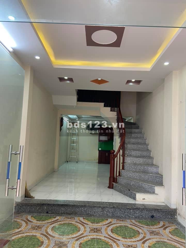 Kim Giang nhà đẹp 5 tầng ở ngay, sát ô tô tránh diện tích sử dụng 39m2 giá 4.3 tỷ, lh 0941570196