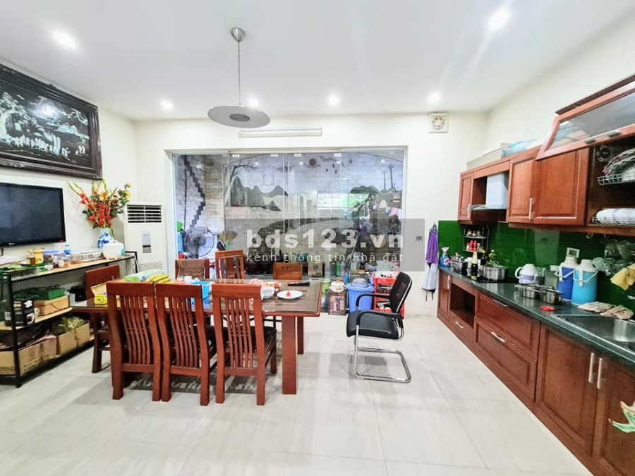 Cần tiền bán gấp nhà Nguyễn Văn Cư, dtsd 49m2, 5 tầng mặt…