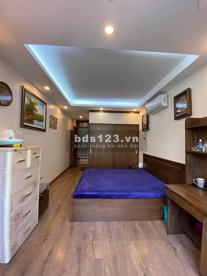 Bán Gấp nhà Nguyễn Hoàng 40m2, 6 tầng MT 4m, thang máy, tặng nội thất xịn, nhỉnh 5 tỷ