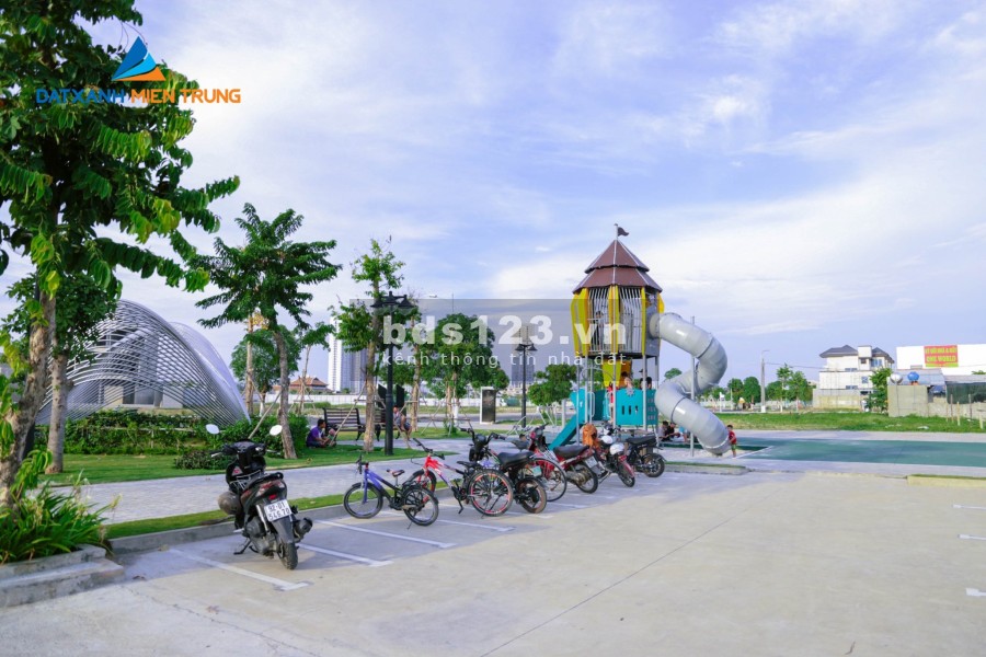 Biệt thự biển Đà Nẵng giá rẻ bên con đường triệu đô nối Đà Nẵng-Hội An dt 345m2, chỉ hơn 11 tỷ
