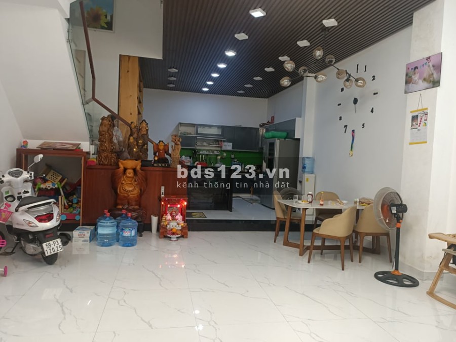 Thiên đường mua sắm 3/2, hẻm xe hơi diện tích sử dụng 97m2 đúc 4 tầng, giá chỉ 15,5 tỷ