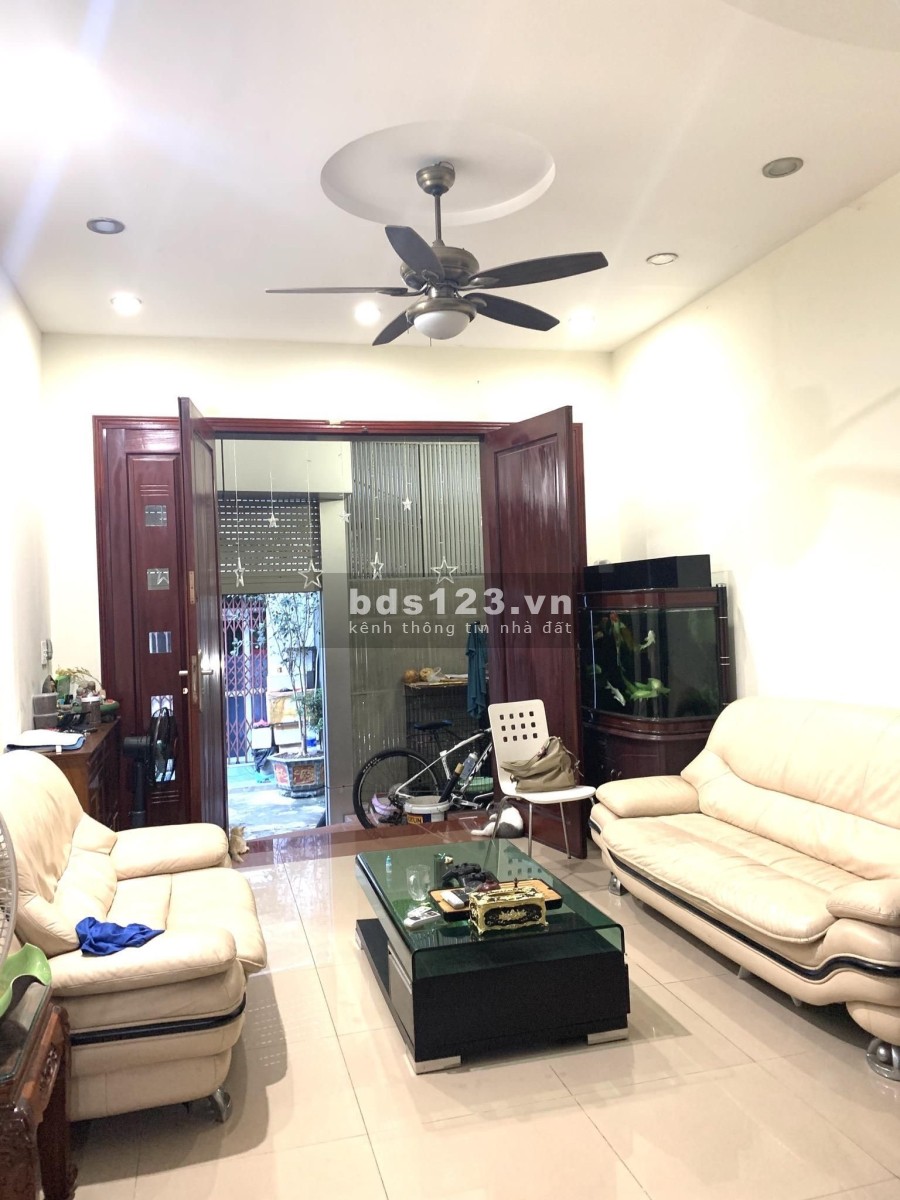 Nhà ngõ 302 Đường Láng 60m2 an ninh tốt, dân trí cao, nhà cực đẹp