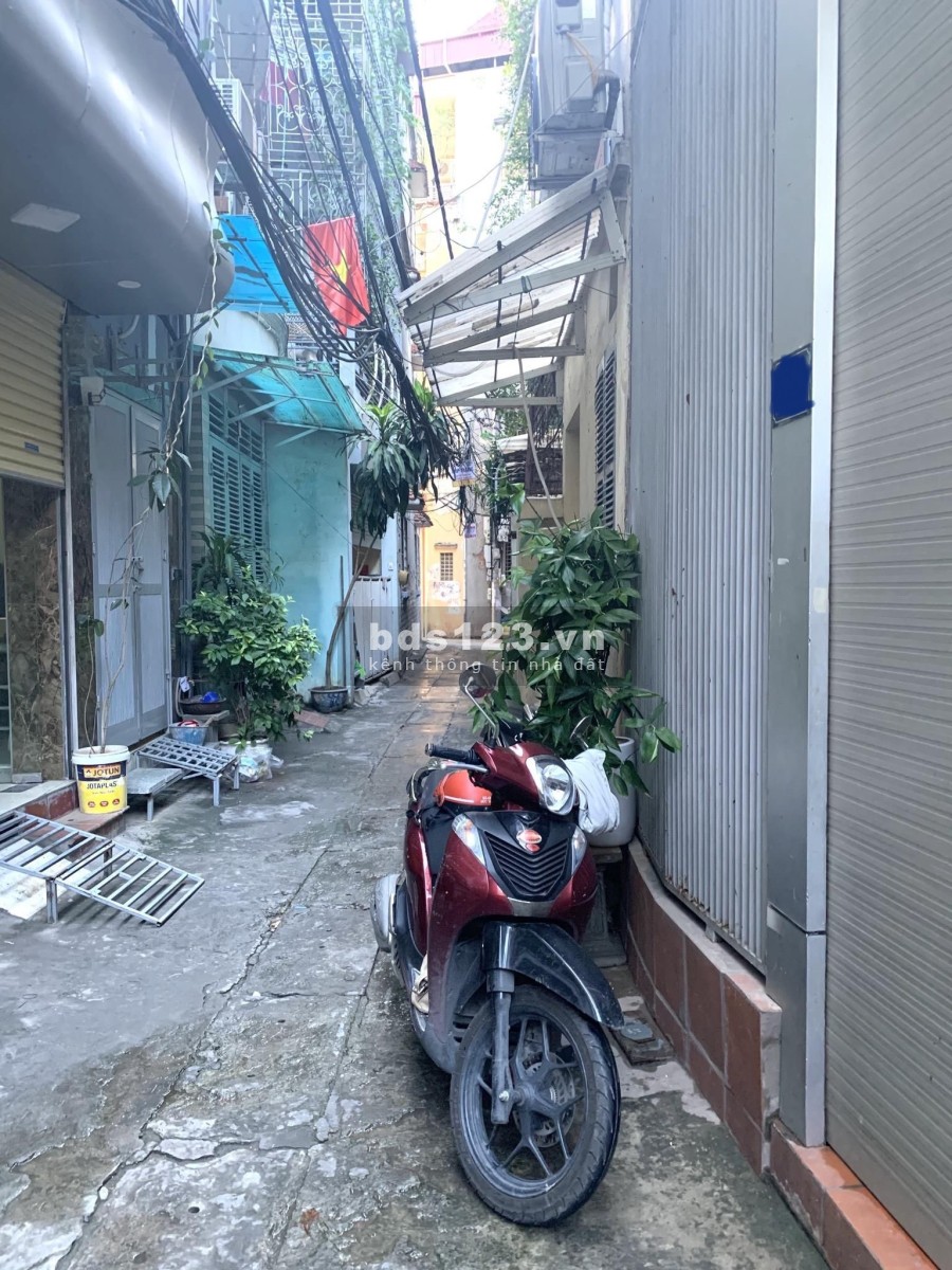 Nhà ngõ 302 Đường Láng 60m2 an ninh tốt, dân trí cao, nhà cực đẹp