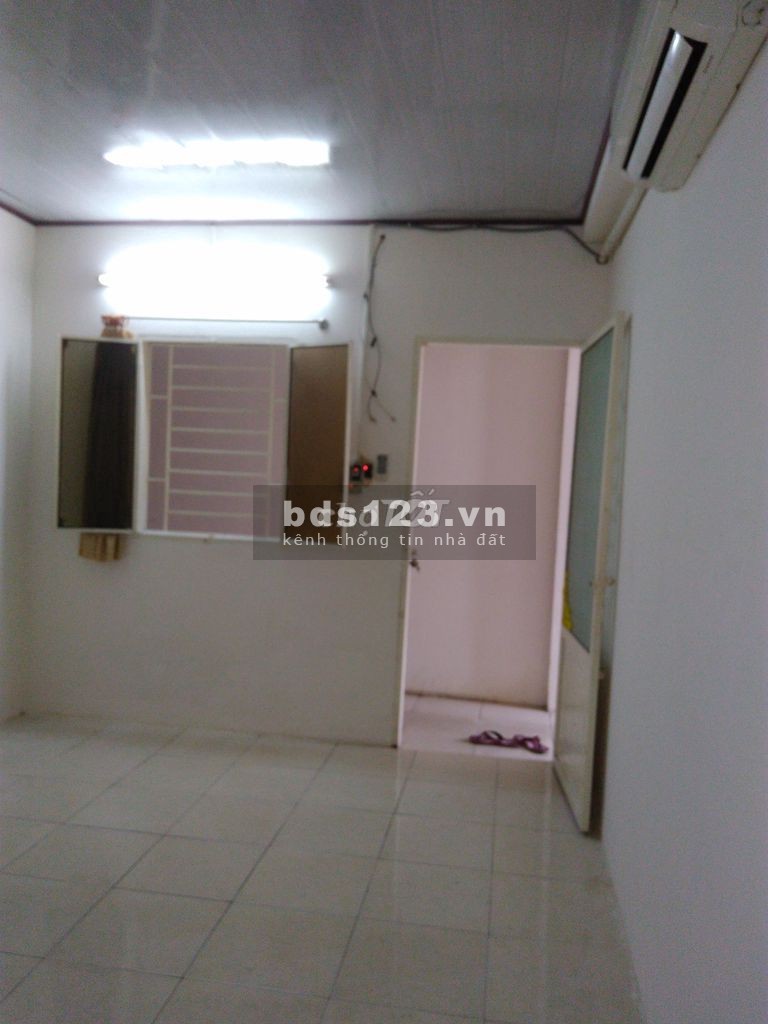 Phòng máy lạnh 20m2: 2.7trieu- 81/13 Hồ Văn Huê, PN