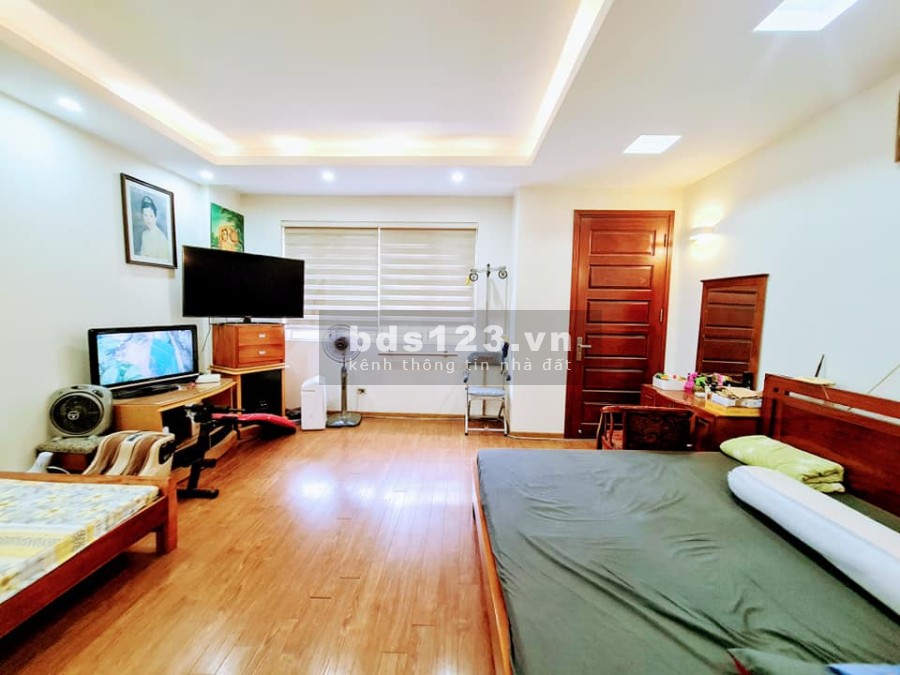 Cần tiền bán gấp nhà Nguyễn Văn Cư, dtsd 49m2, 5 tầng mặt…