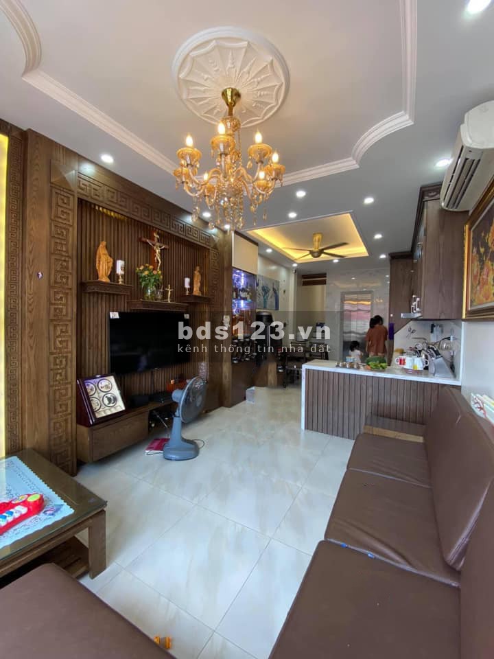 Bán Gấp nhà Nguyễn Hoàng 40m2, 6 tầng MT 4m, thang máy, tặng nội thất xịn, nhỉnh 5 tỷ