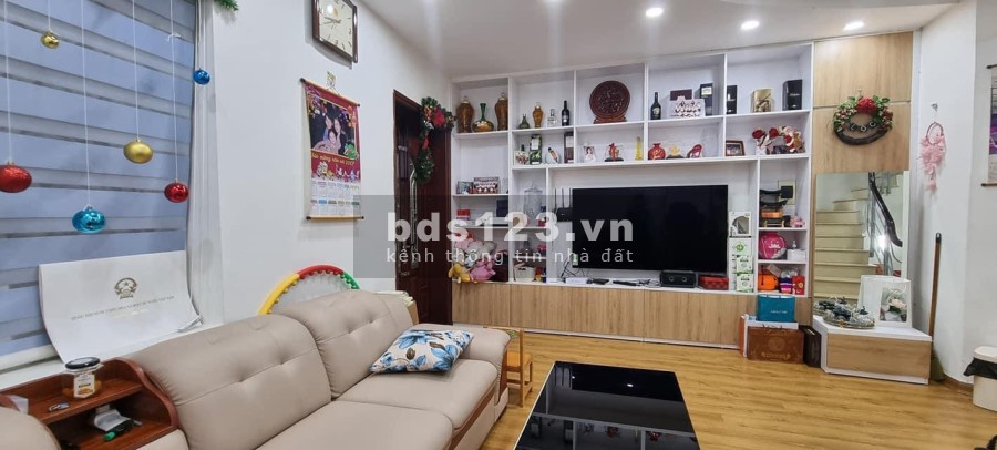 Nhà đẹp 5T full nội thất, 51m2 ngõ 162 Đội Cấn, MT 4.9m, chỉ 7.2 tỷ. LH 0392969999