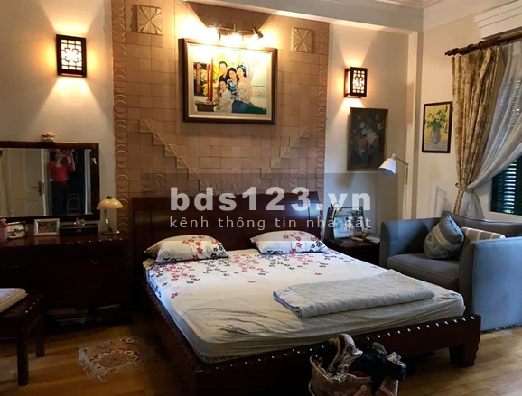 Bán ngay nhà Phố Hoàng Ngân - ở luôn - ô tô kia morning đỗ - diện tích 39m2