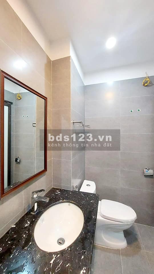 Bán nhà đẹp phố Minh Khai diện tích sử dụng 45m2, 5 tầng giá bán chỉ 4.2 tỷ, lh 0365540222