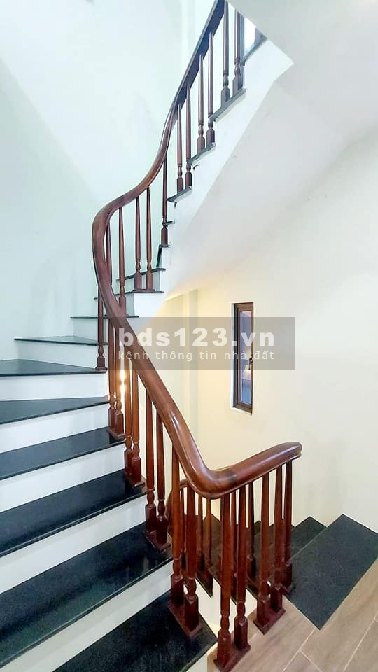 Bán nhà đẹp phố Minh Khai diện tích sử dụng 45m2, 5 tầng giá bán chỉ 4.2 tỷ, lh 0365540222