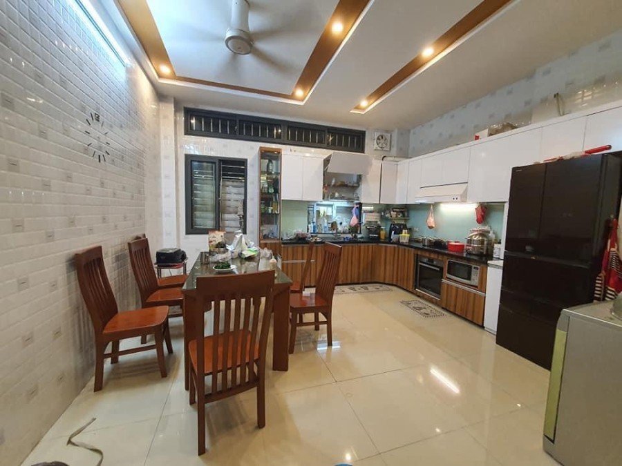 BÁN NHANH CHÙA LÁNG, ĐỐNG ĐA 50M2, MẶT 4 TẦNG, MẶT TIỀN 4,7 M, GIÁ CHỈ 4,1 TỶ.