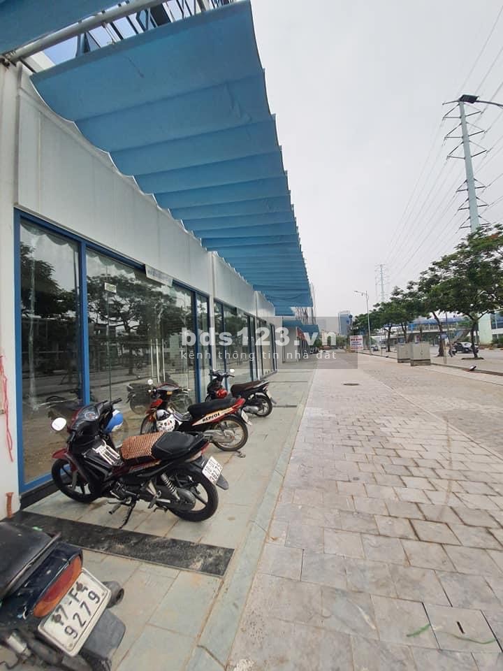 Bán nhà phố Shop house Tố Hữu, kinh doanh sầm uất vỉa hè đá bóng, 100m2, giá nhỉnh 26tỷ