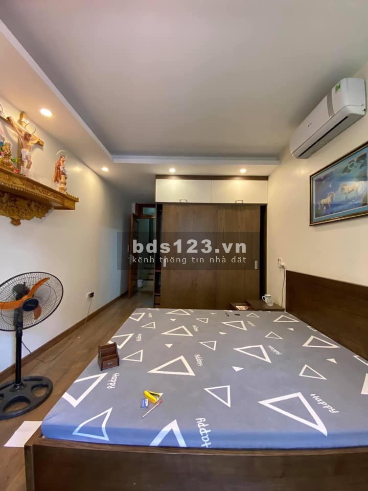 Bán Gấp nhà Nguyễn Hoàng 40m2, 6 tầng MT 4m, thang máy, tặng nội thất xịn, nhỉnh 5 tỷ