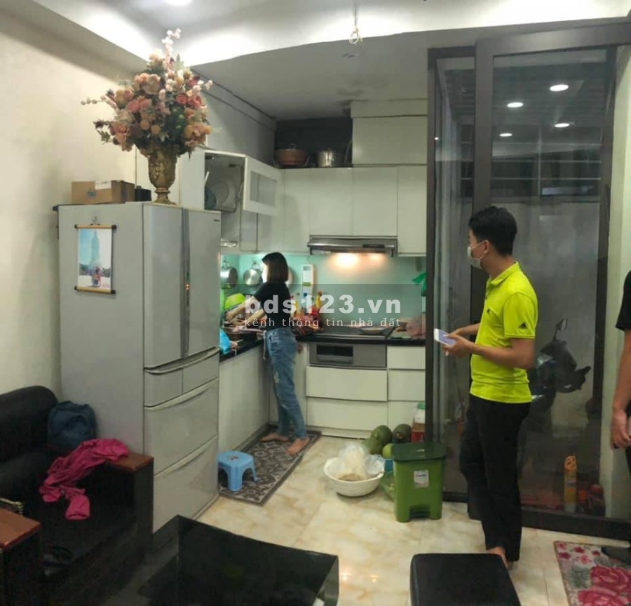 Nhà Đẹp,Ngõ Thoáng,Phố Nguyễn Viết Xuân,Gần Hồ,Lô Góc:47m,3 Tầng,Giá 3,15 Tỷ