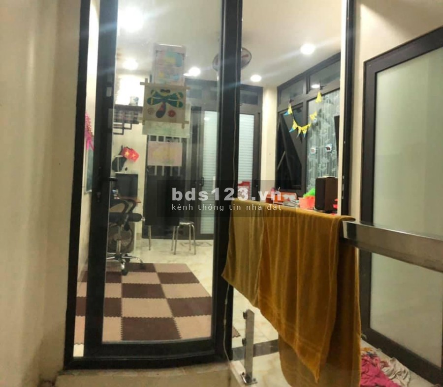 Nhà Đẹp,Ngõ Thoáng,Phố Nguyễn Viết Xuân,Gần Hồ,Lô Góc:47m,3 Tầng,Giá 3,15 Tỷ
