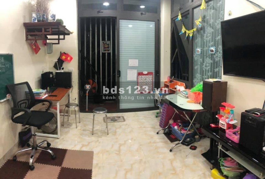 Nhà Đẹp,Ngõ Thoáng,Phố Nguyễn Viết Xuân,Gần Hồ,Lô Góc:47m,3 Tầng,Giá 3,15 Tỷ