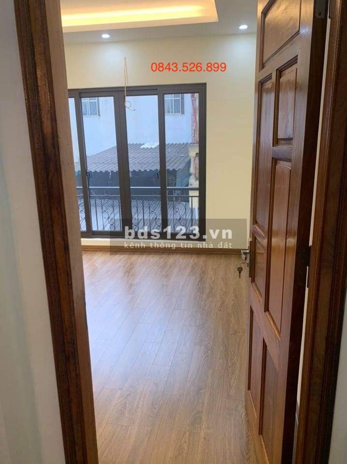 Bán gấp nhà mới kính koong phố Hoàng Mai, nội thất nhập khẩu xịn xò, 37m2 nhỉnh 3 tỷ.