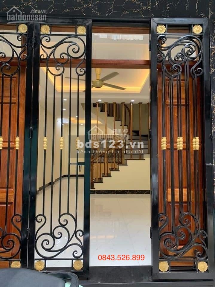 Bán gấp nhà mới kính koong phố Hoàng Mai, nội thất nhập khẩu xịn xò, 37m2 nhỉnh 3 tỷ.